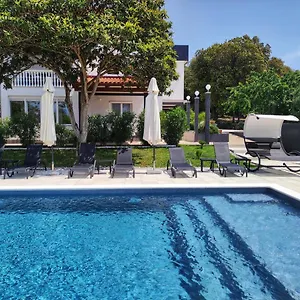 https://apartments-tina-stinjan.in-istria.net